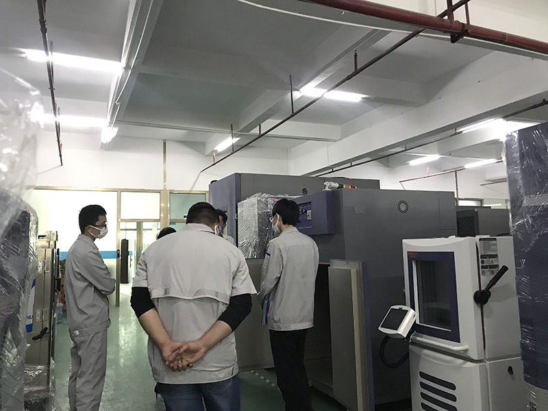 恒(heng)溫恒濕(shī)試驗箱(xiang)内防凝(níng)露的方(fāng)法分析(xi)